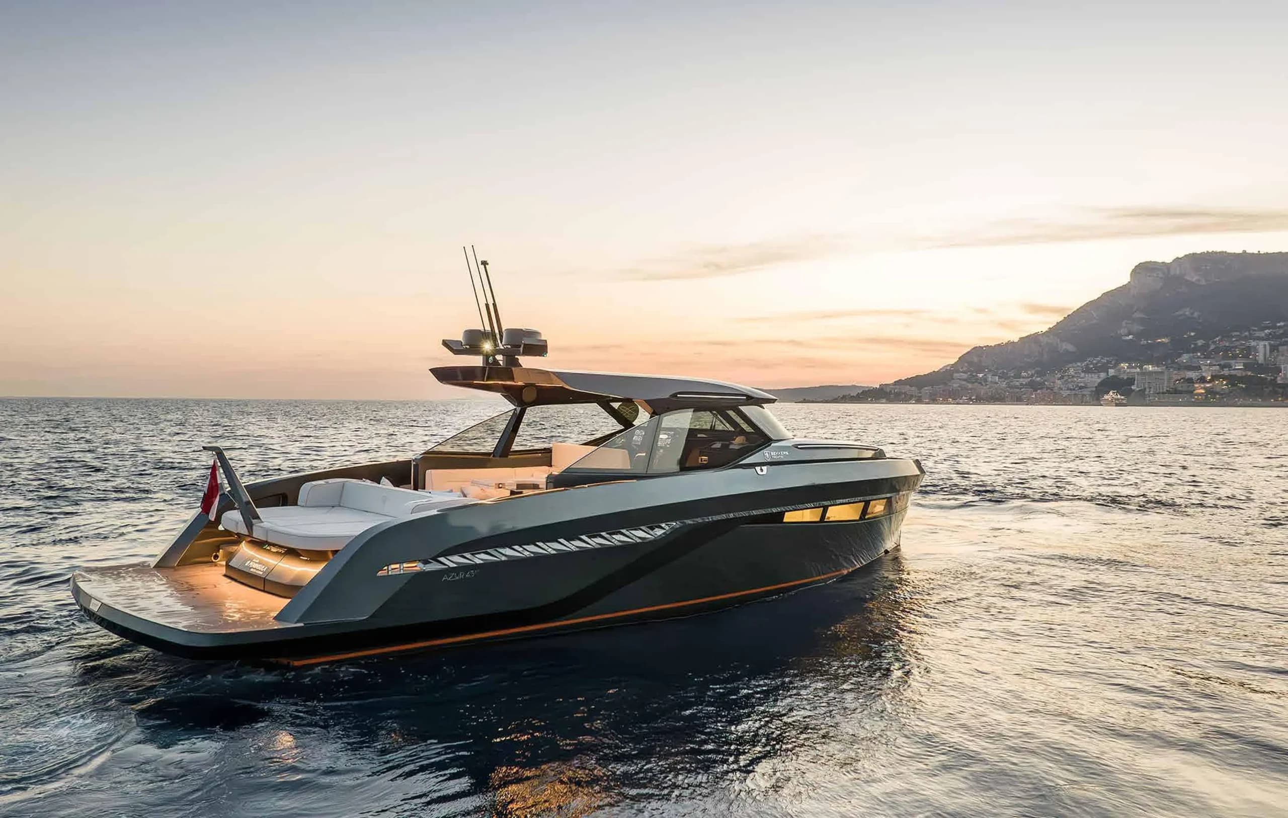 Azur 45 - Exterior View