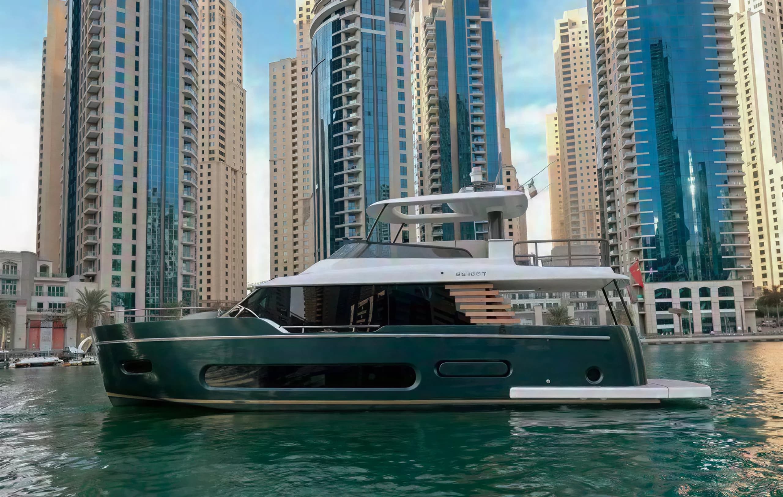 Azimut Magellano 60 - Exterior View